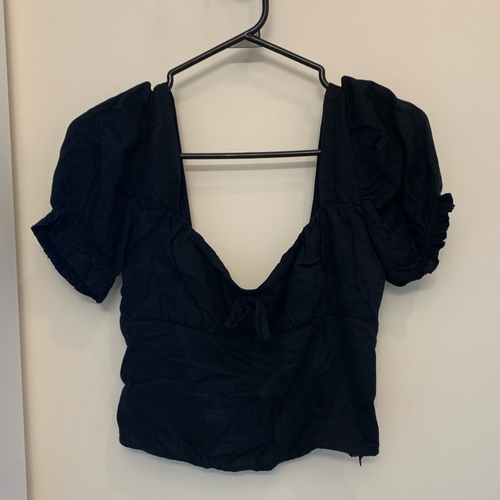 Urban Outfitters Mia puff sleeve top - size small black